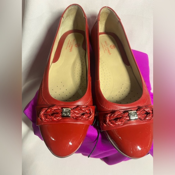 Marc Joseph Women's Red Flats with Braided Accent - Picture 5 of 12